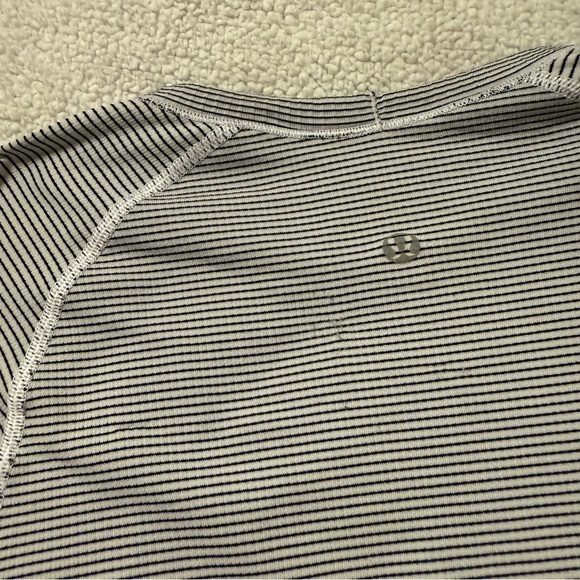Lululemon Swiftly Tech Long Sleeve Crew Neck Shirt Black White Stripe - Picture 9 of 16
